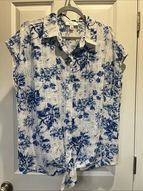 Cynthia Rowley White and Blue Floral Tie-Front Button Shirt